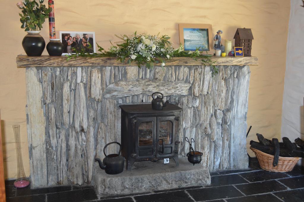Lissyclearig Thatched Cottage Kenmare Εξωτερικό φωτογραφία